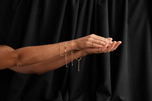 The Art of Minimalist Jewellery: Why Less is Always More