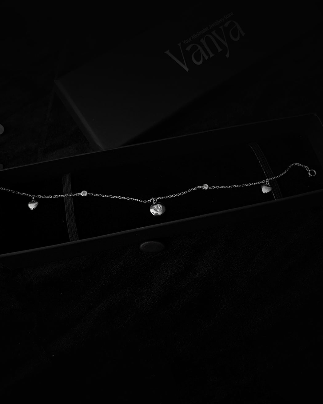 Soft Glow Hammered Heart Anklet