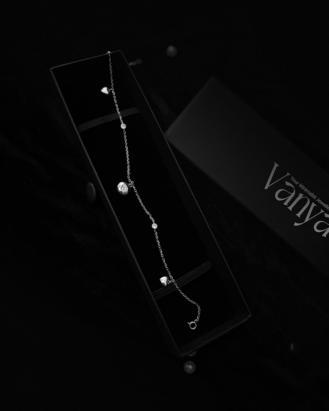 Soft Glow Hammered Heart Anklet