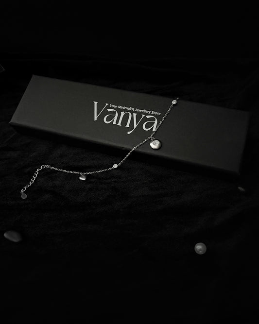 Soft Glow Hammered Heart Anklet