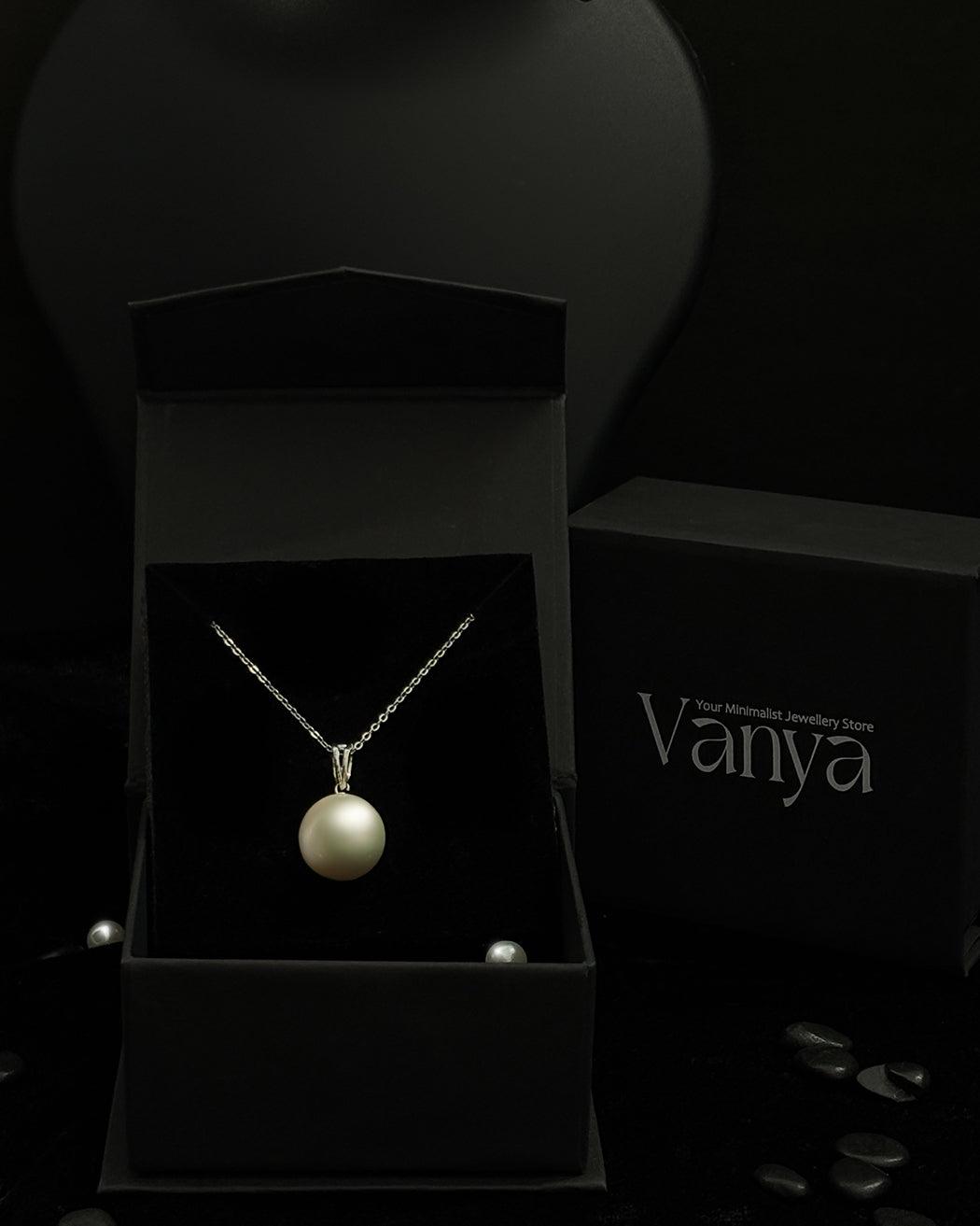 Pearl Pendant Necklace